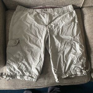 Columbia women’s  khaki Cargo Shorts